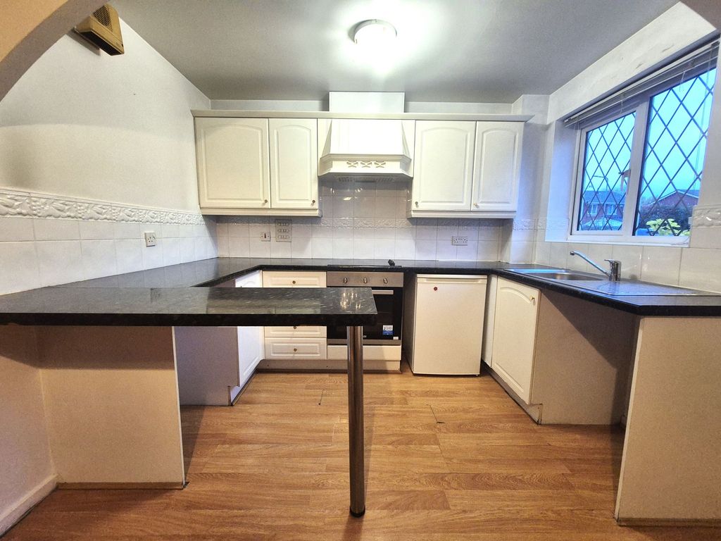 Property photo 3 of 6 Lounge