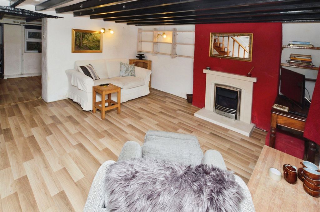 Property photo 2 of 8 2 - Picture No. 03