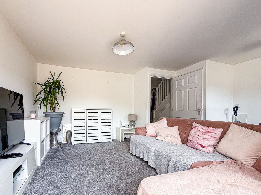 Property photo 2 of 14 4385842