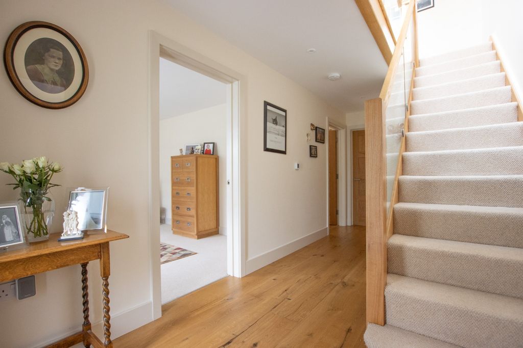 Property photo 2 of 34 2396314