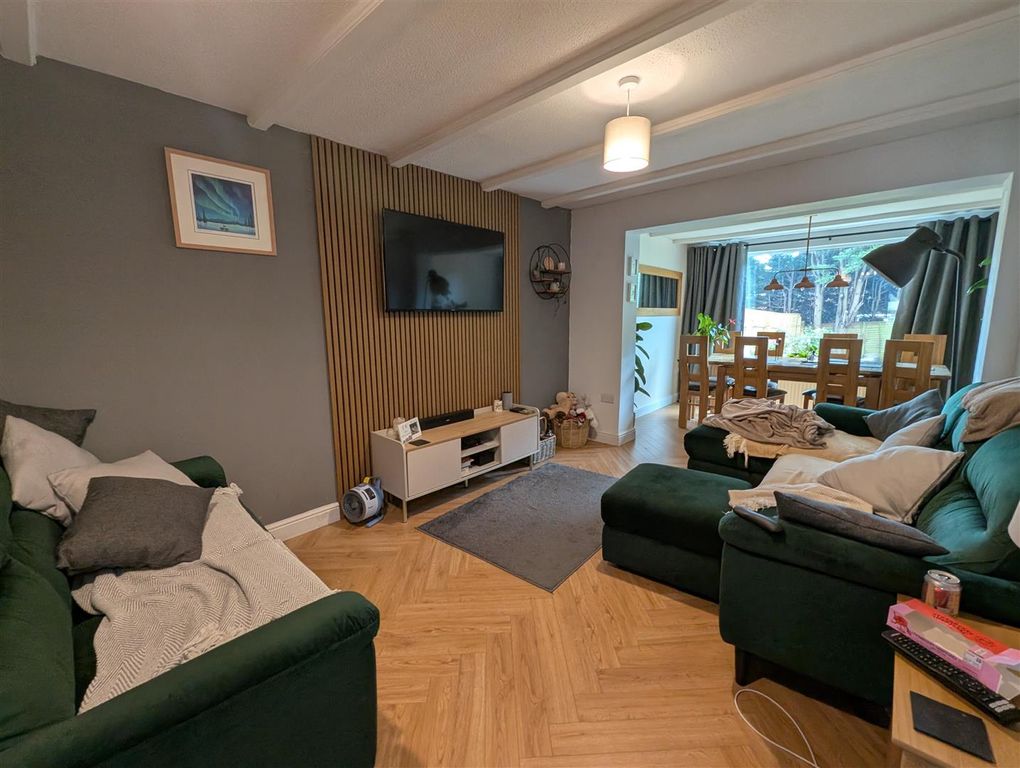 Property photo 1 of 10 Lounge