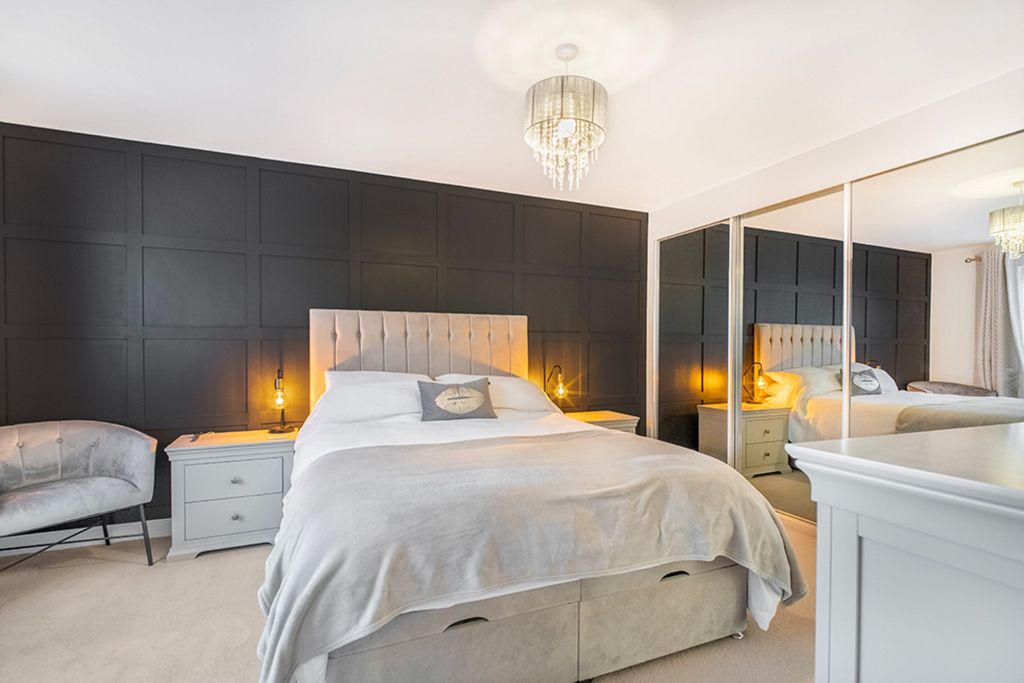 Property photo 3 of 27