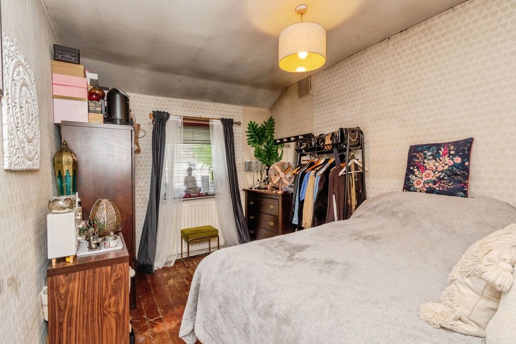 Property photo 3 of 12 Pbox-Img.Jpg