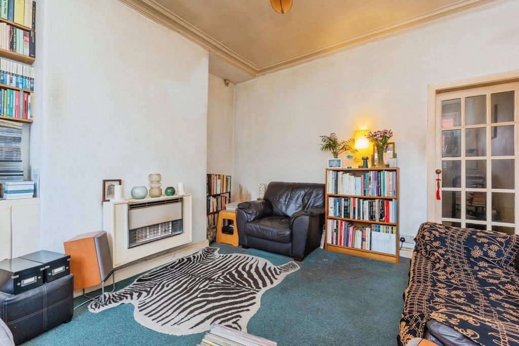 Property photo 3 of 12 Pbox-Img.Jpg