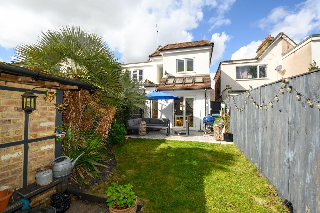 Property photo 2 of 17