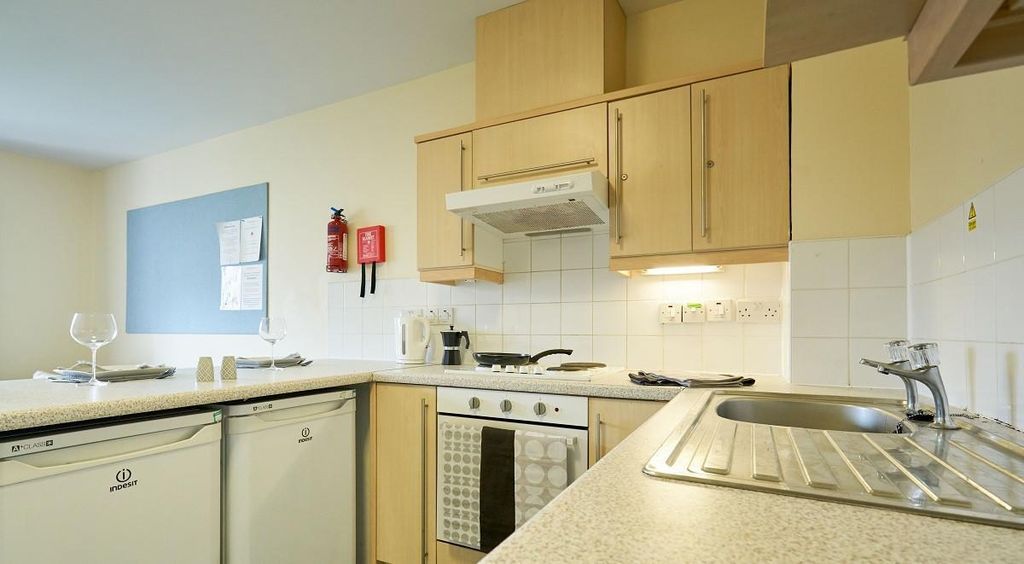 Property photo 1 of 28