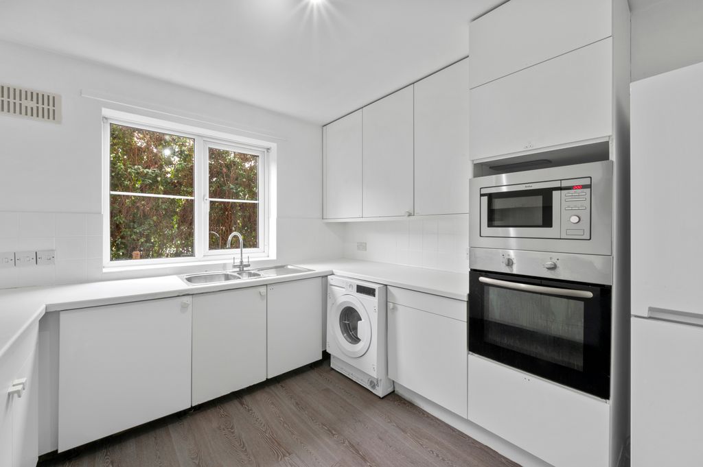 Property photo 3 of 17 Picture No. 25