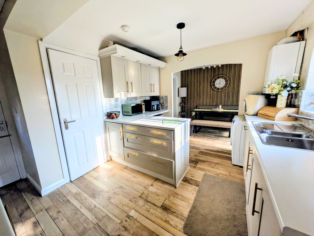 Property photo 3 of 30 1000039043