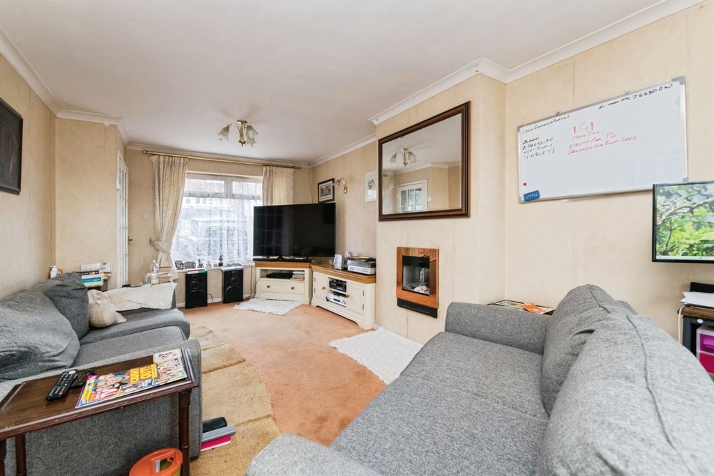 Property photo 3 of 17