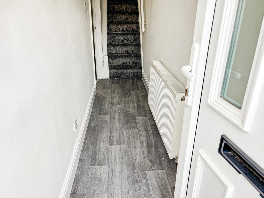 Property photo 3 of 12 Hallway