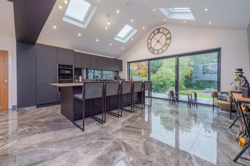 Property photo 1 of 46