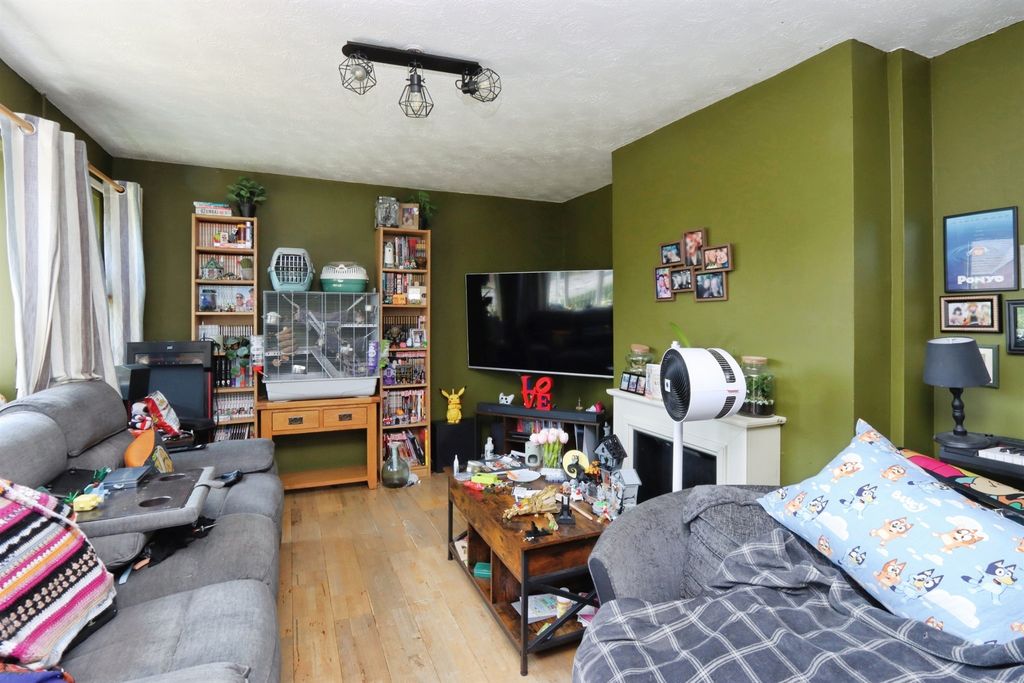 Property photo 3 of 10