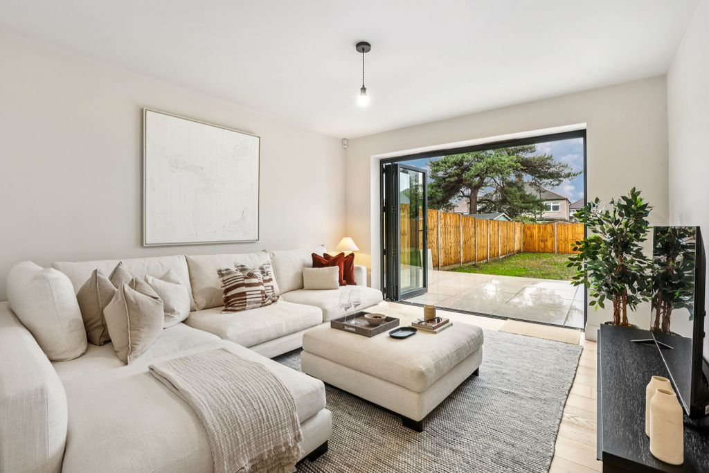 Property photo 2 of 32 Reception