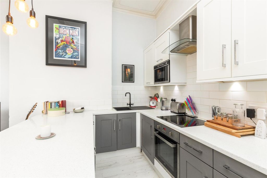 Property photo 2 of 10 Open Plan Kitchen