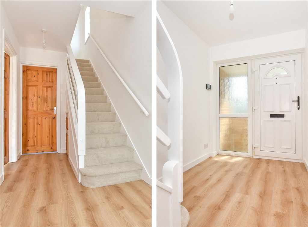 Property photo 3 of 22 Entrance Hall