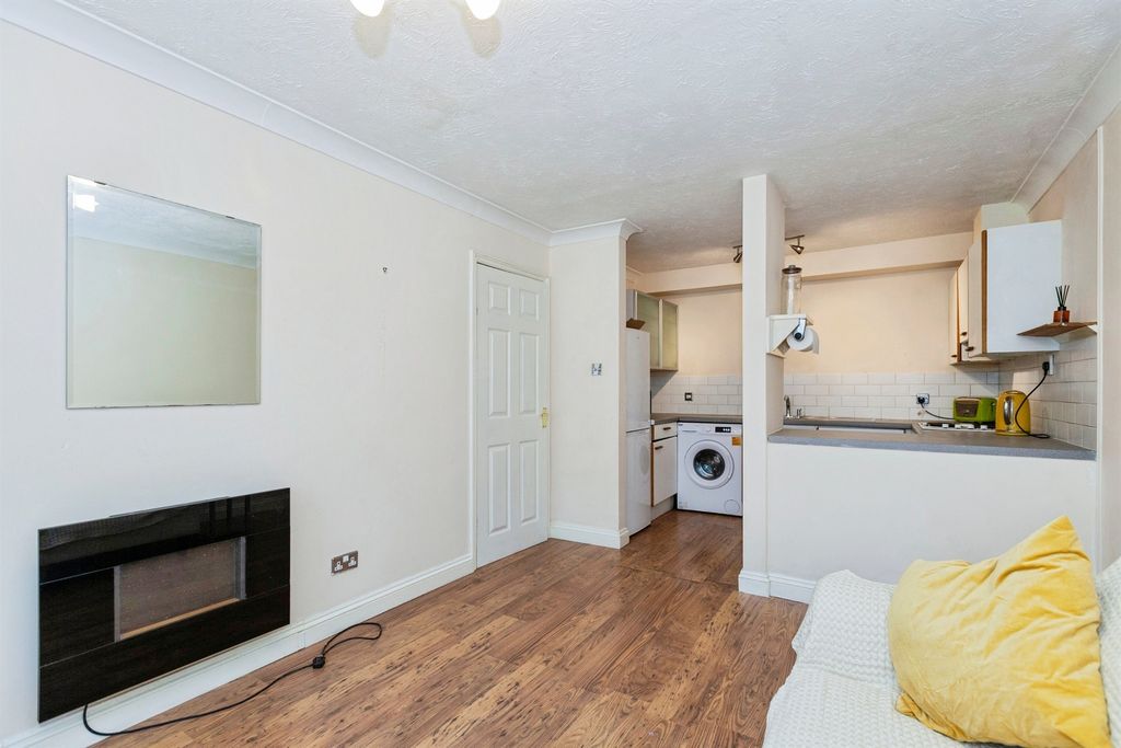 Property photo 3 of 10
