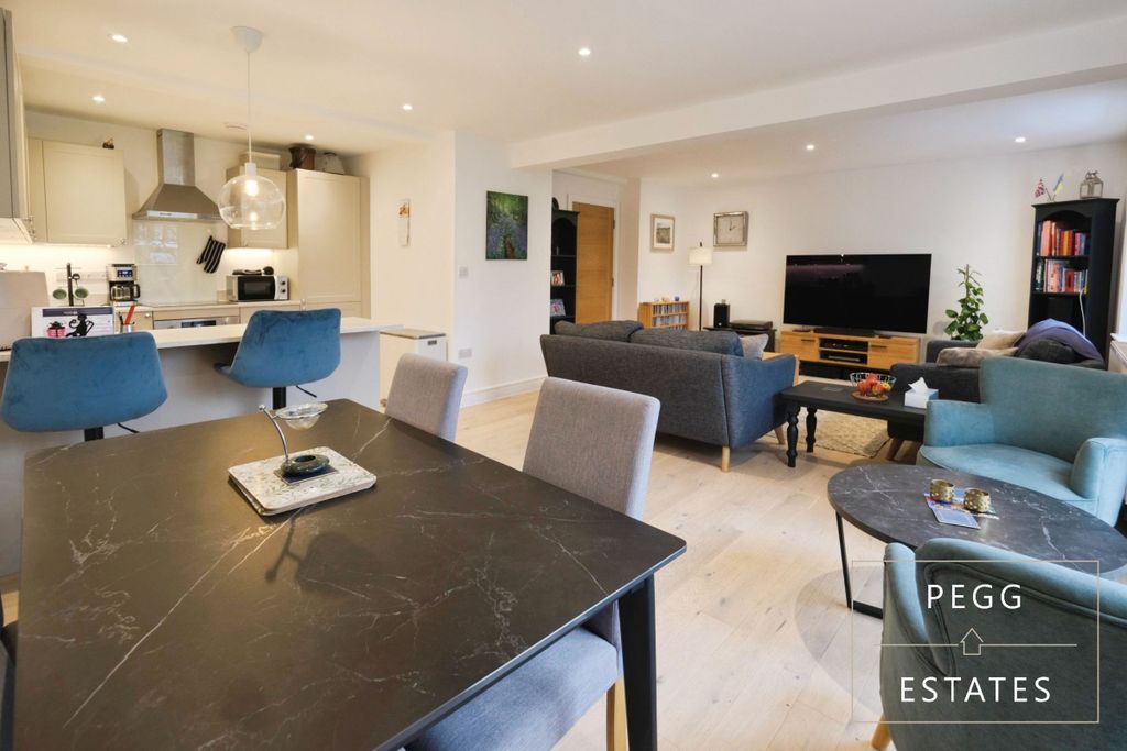 Property photo 3 of 30