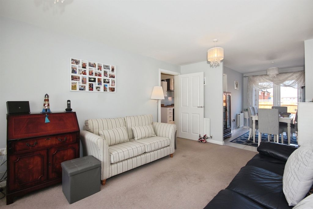 Property photo 2 of 14