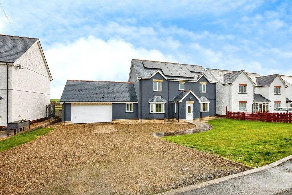 Property photo 2 of 32 Picture No. 03