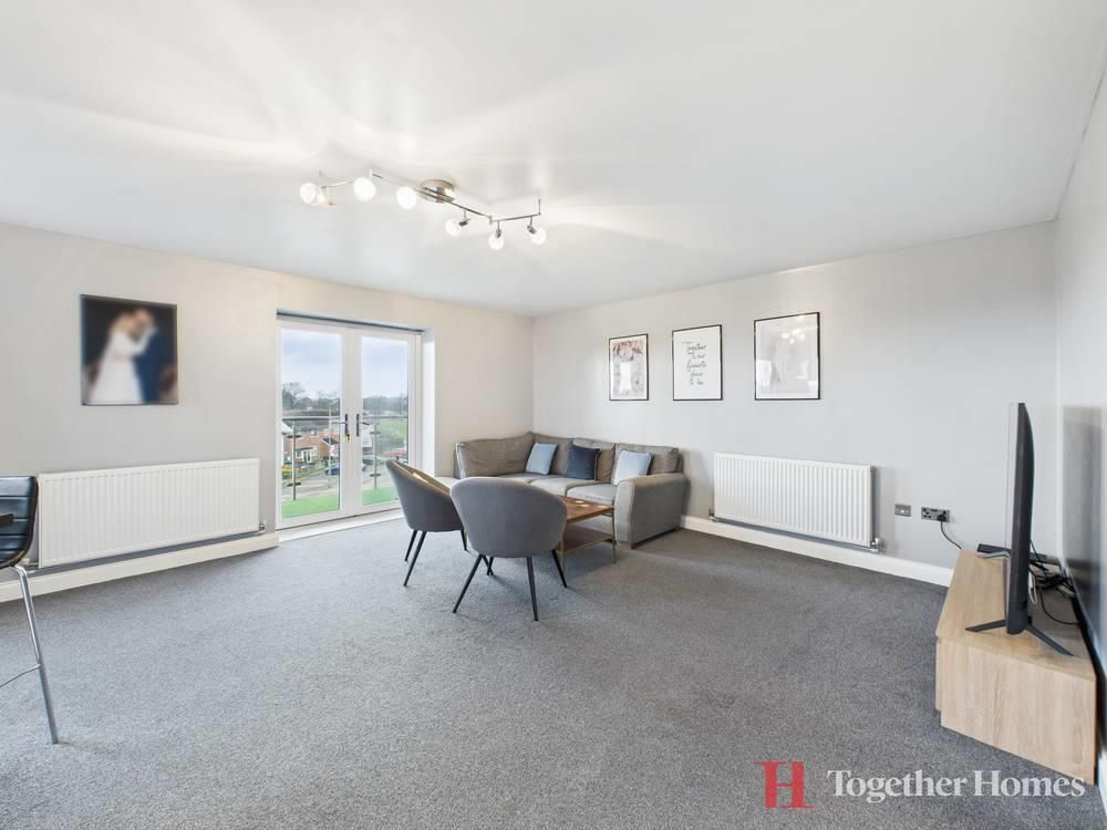 Property photo 2 of 12 Lounge