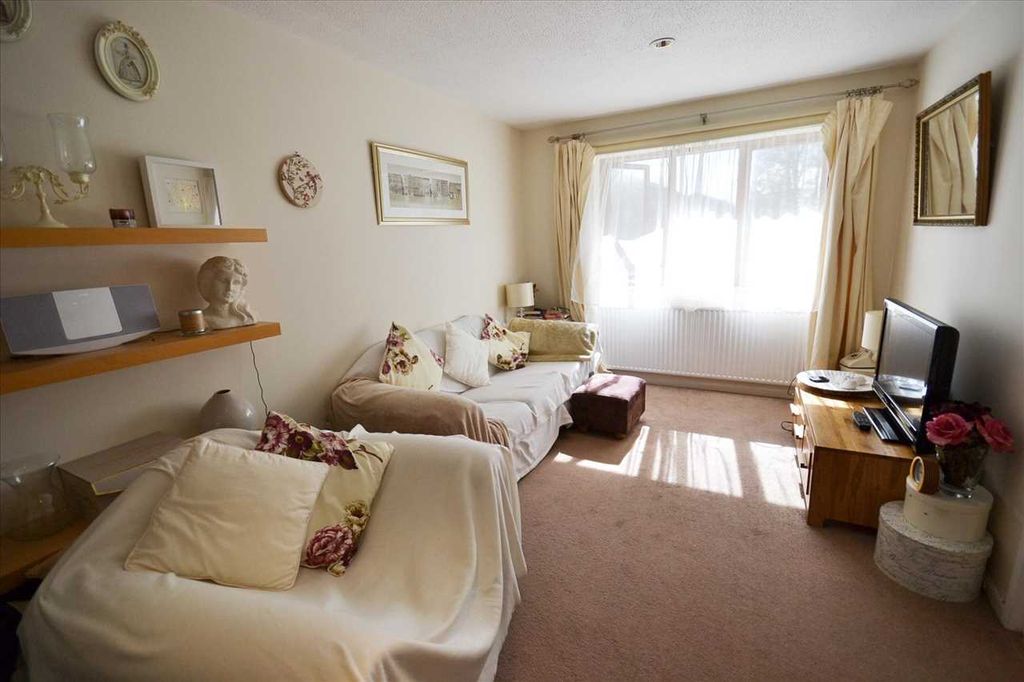 Property photo 2 of 7