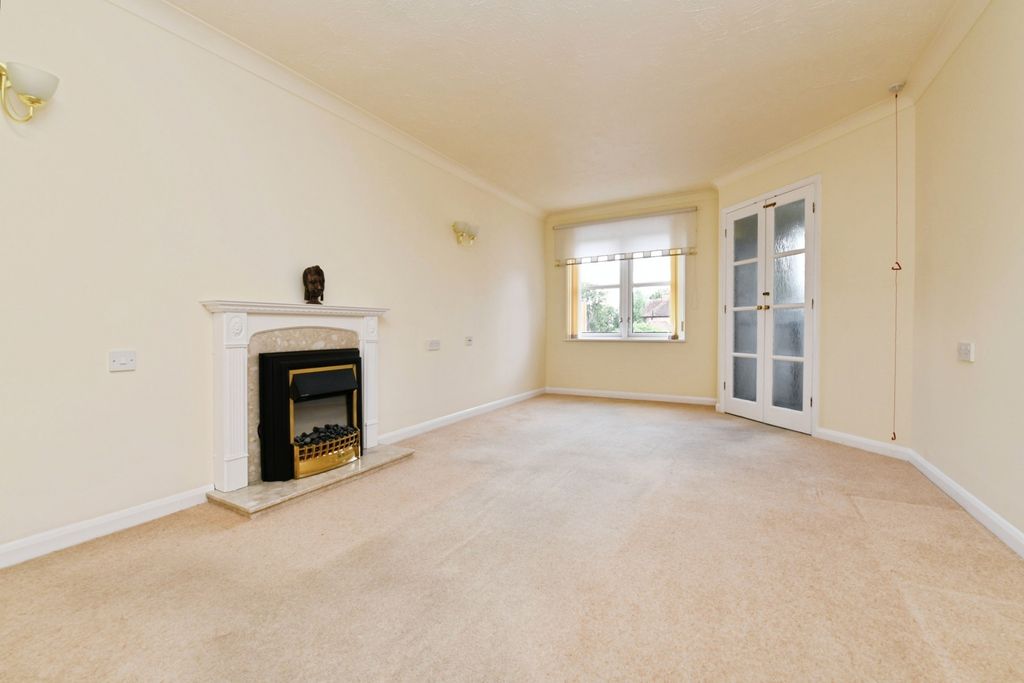 Property photo 1 of 11 Lounge