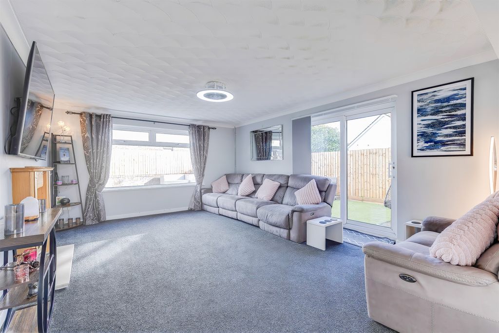 Property photo 2 of 34