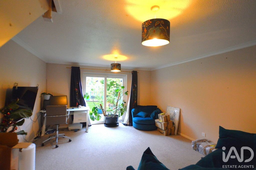 Property photo 2 of 7