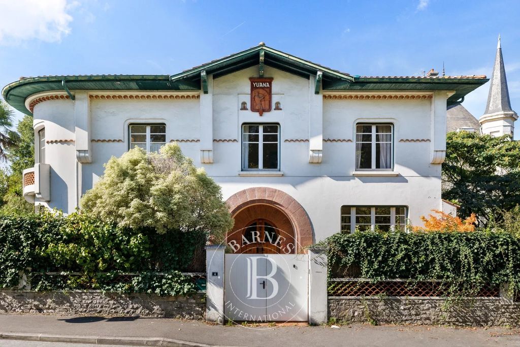 Property photo 1 of 23