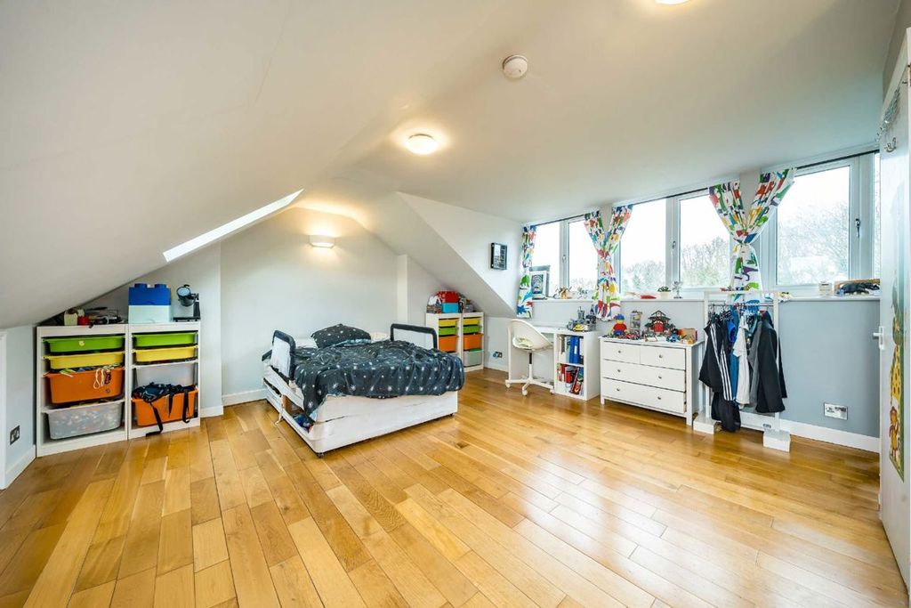Property photo 2 of 5
