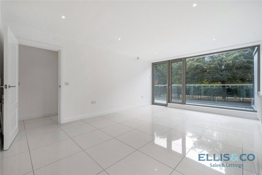 Property photo 2 of 12 Picture No. 04