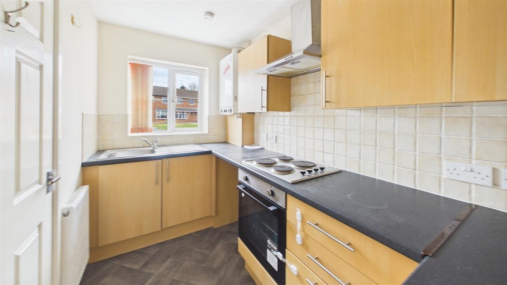 Property photo 3 of 14 Kitchen