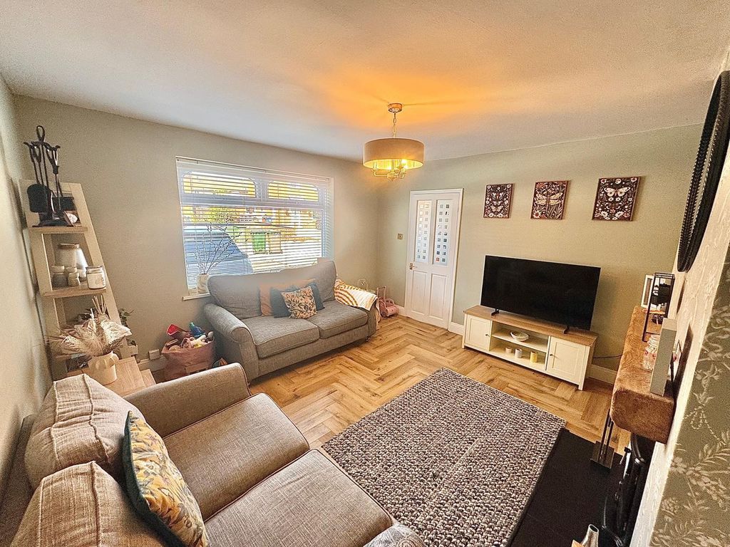 Property photo 3 of 16 Photo 10