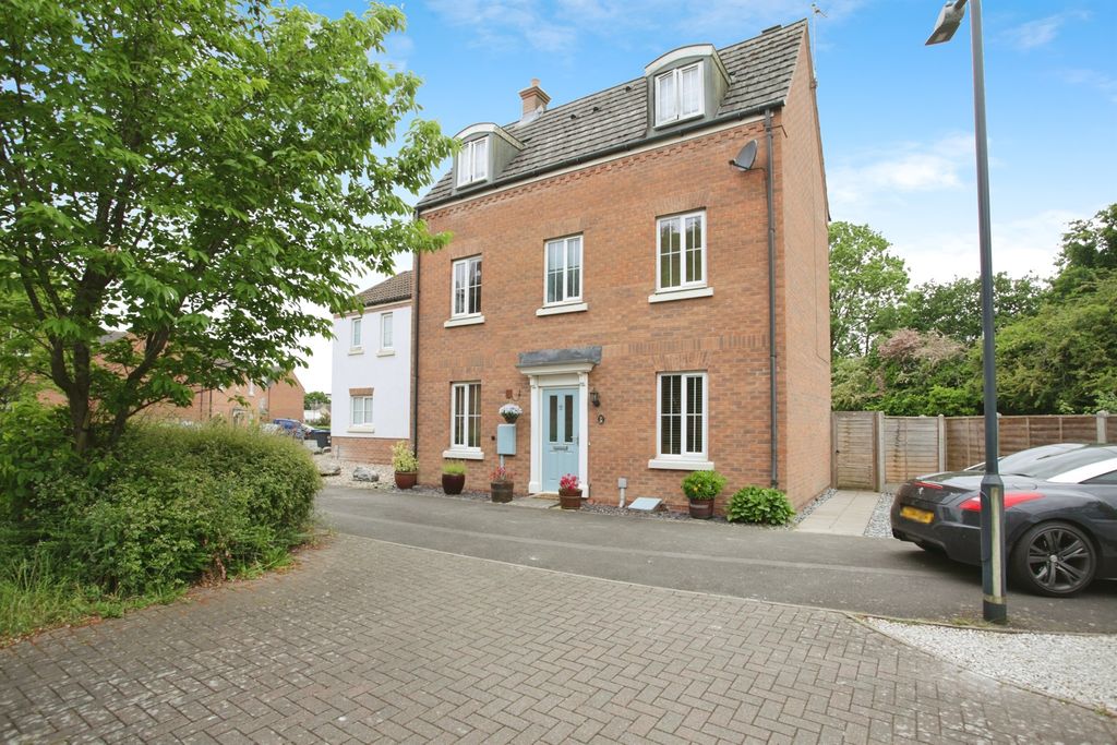 Property photo 2 of 17