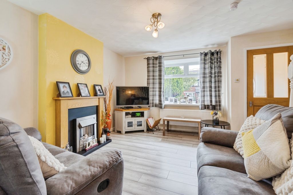 Property photo 3 of 21 Pbox-Img.Jpg