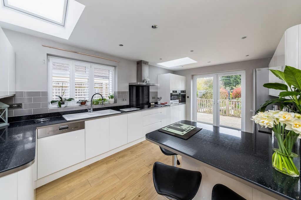 Property photo 2 of 29