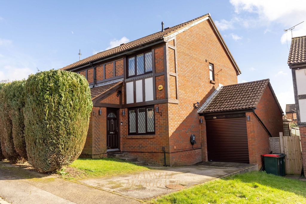 Property photo 1 of 28