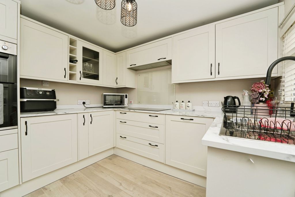 Property photo 2 of 14 Pbox-Img.Jpg