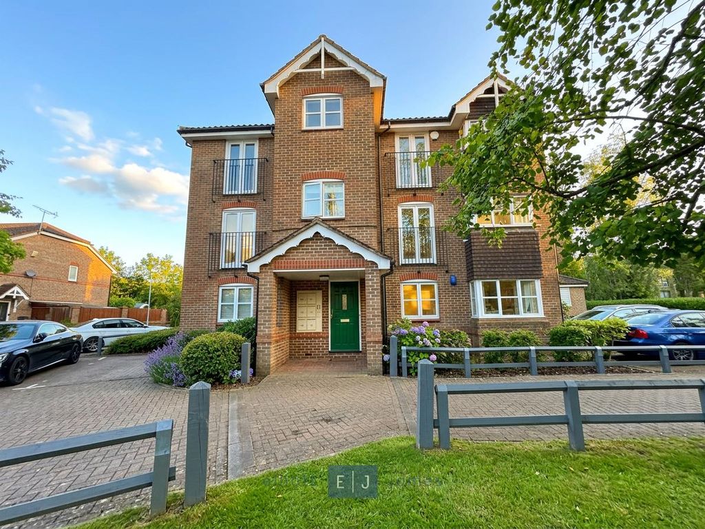 Property photo 1 of 8