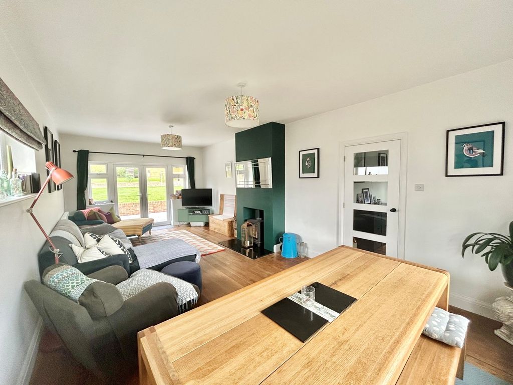 Property photo 2 of 41