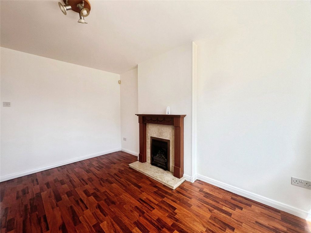 Property photo 3 of 12 Picture No. 10
