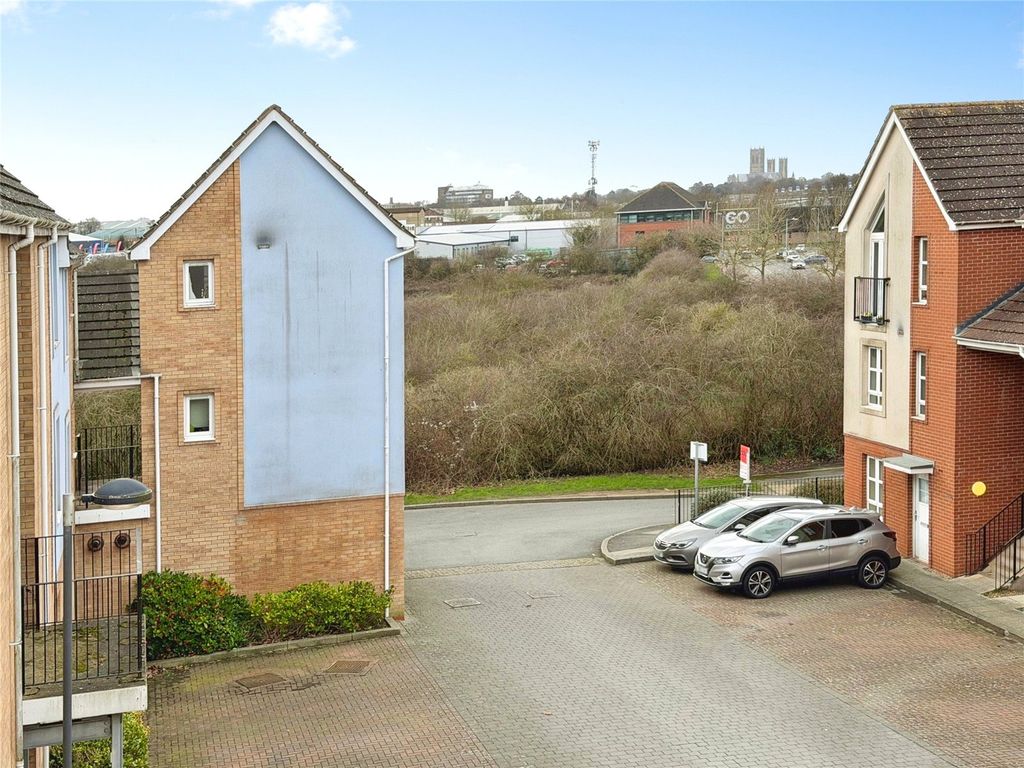 Property photo 2 of 9 Outside