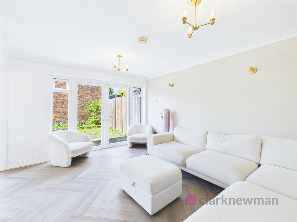 Property photo 2 of 17 Living Room