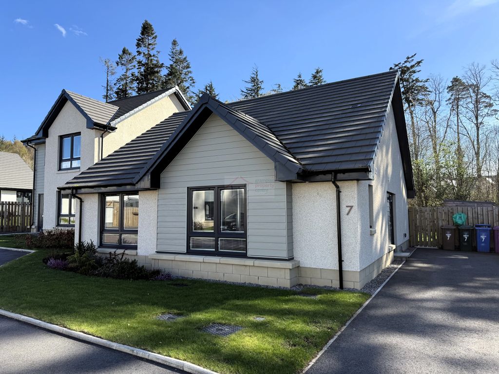 Property photo 1 of 17 Front View