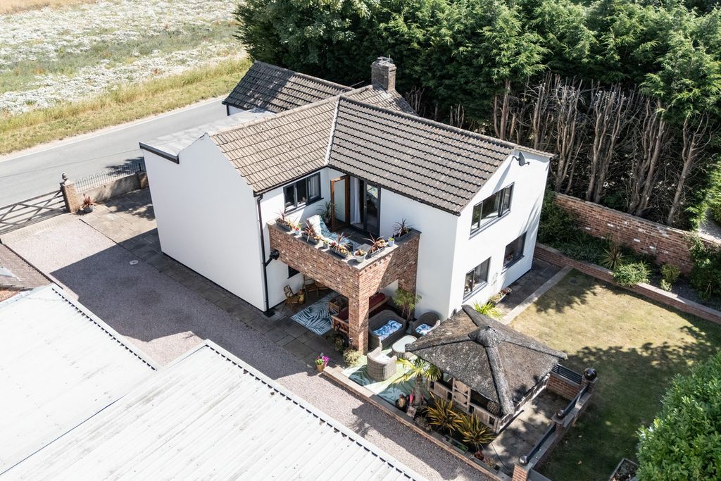 Property photo 2 of 18