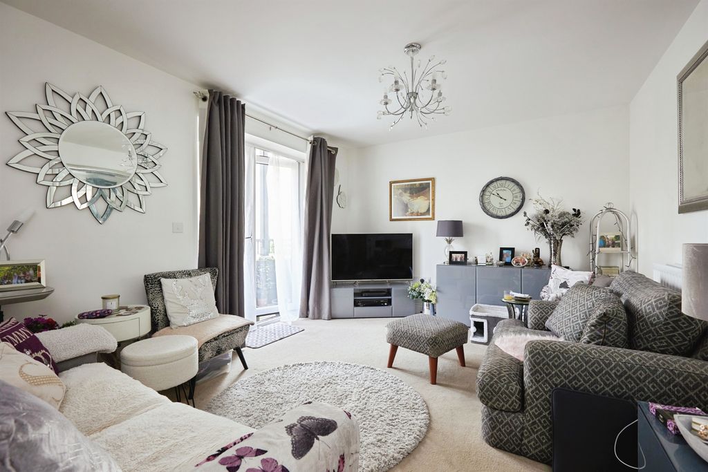 Property photo 2 of 11