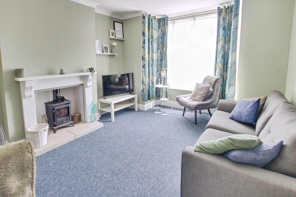 Property photo 2 of 13