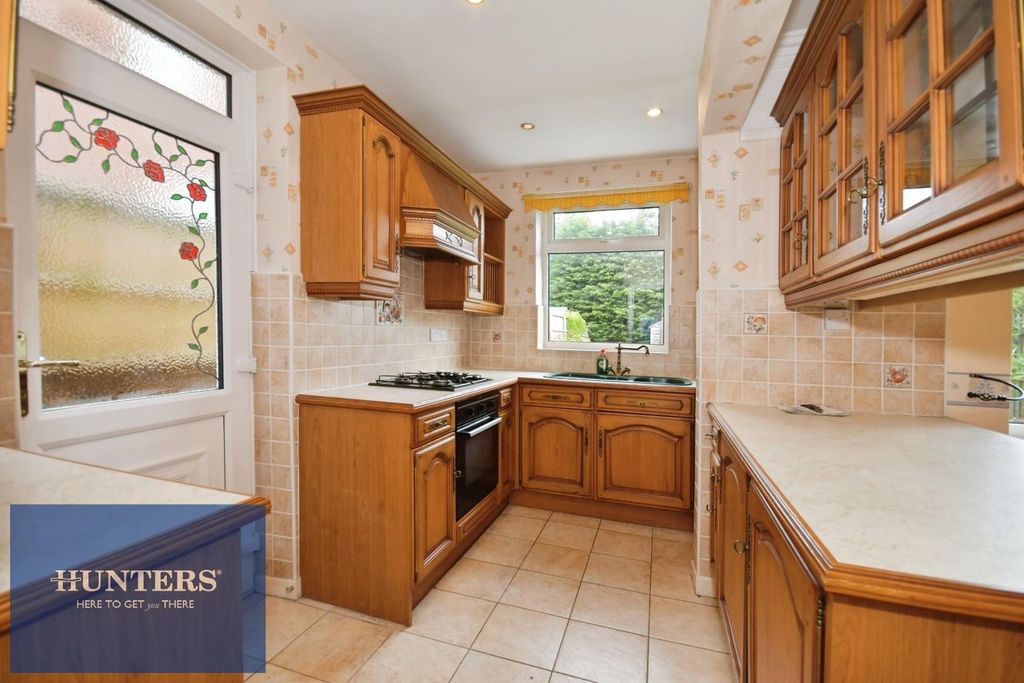 Property photo 3 of 15 Kitchen 01.Jpg