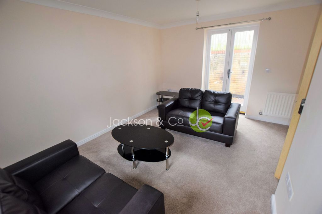 Property photo 3 of 10