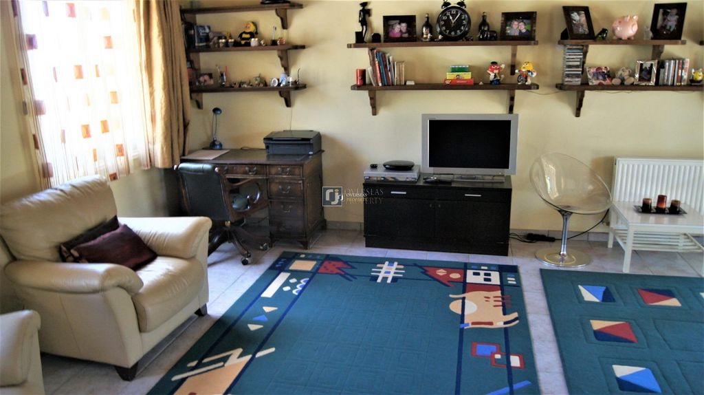 Property photo 3 of 48